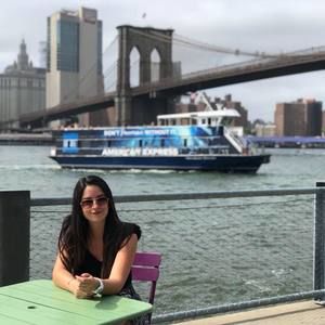 Meet your Posher, Laura